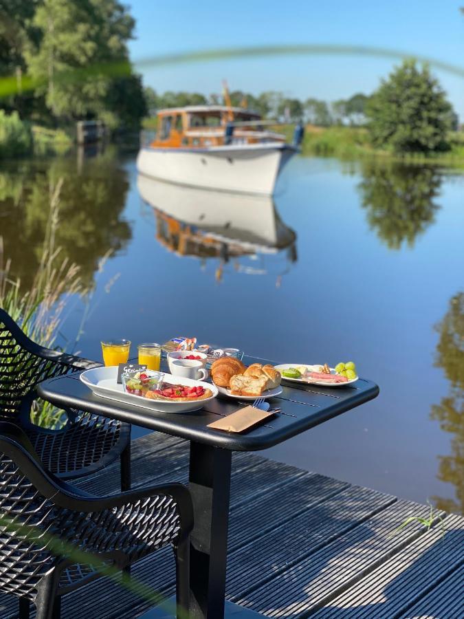 Uitgerust Voor Zaken Bed & Breakfast Херенвен Екстериор снимка