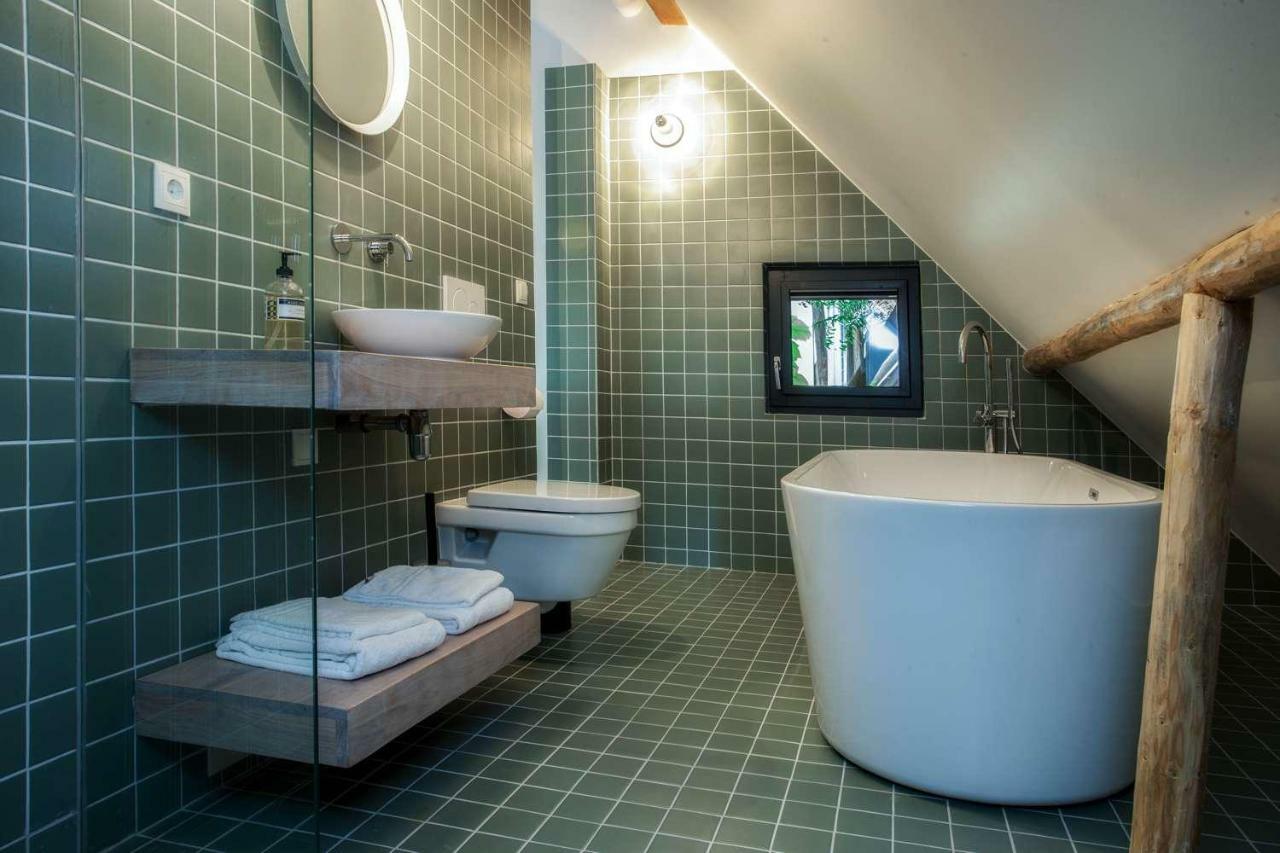 Uitgerust Voor Zaken Bed & Breakfast Херенвен Екстериор снимка